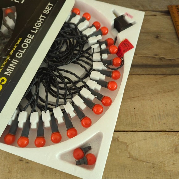 Vintage 1993 Halloween Indoor Outdoor Miniature 35 Mini Globe Light Set - Picture 4 of 9